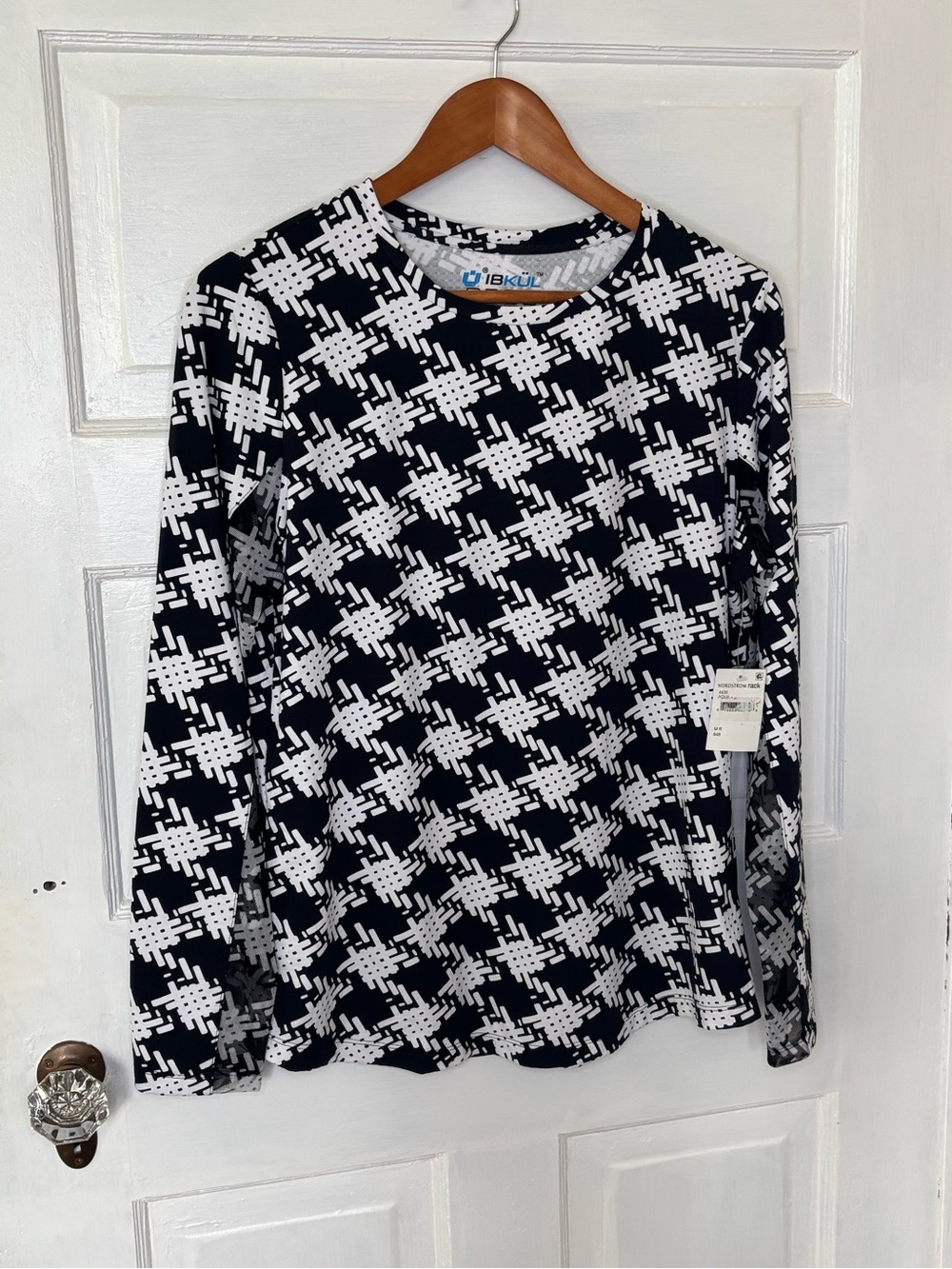 NWT IBKUL Women’s Black and White Geometric Long Sleeve Top
